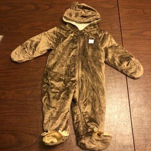 Brand new w/o tags Winter snow suit 9m